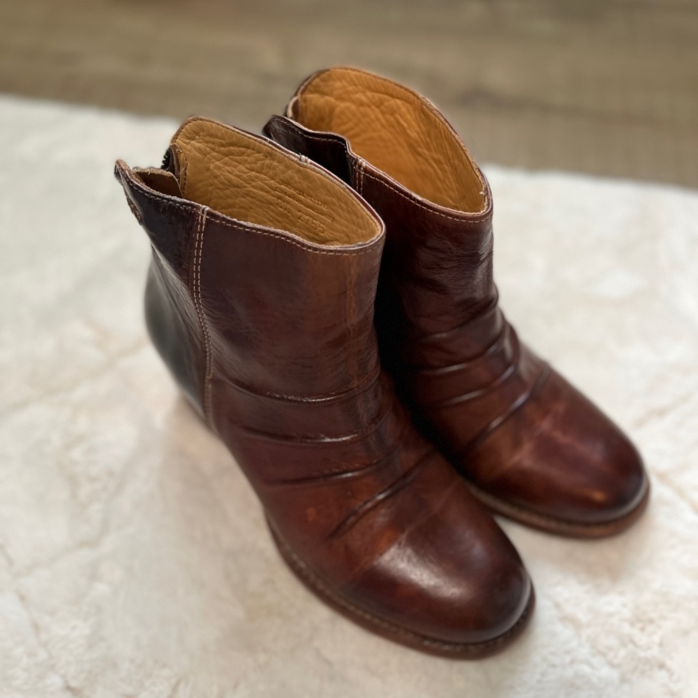 Bedstu cobblers series Arcane ankle boots womens 8.5, tan rustic/teak rustic